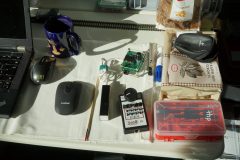 UT4, FRANZI, Werkzeug und Kaffee am Programmierplatz